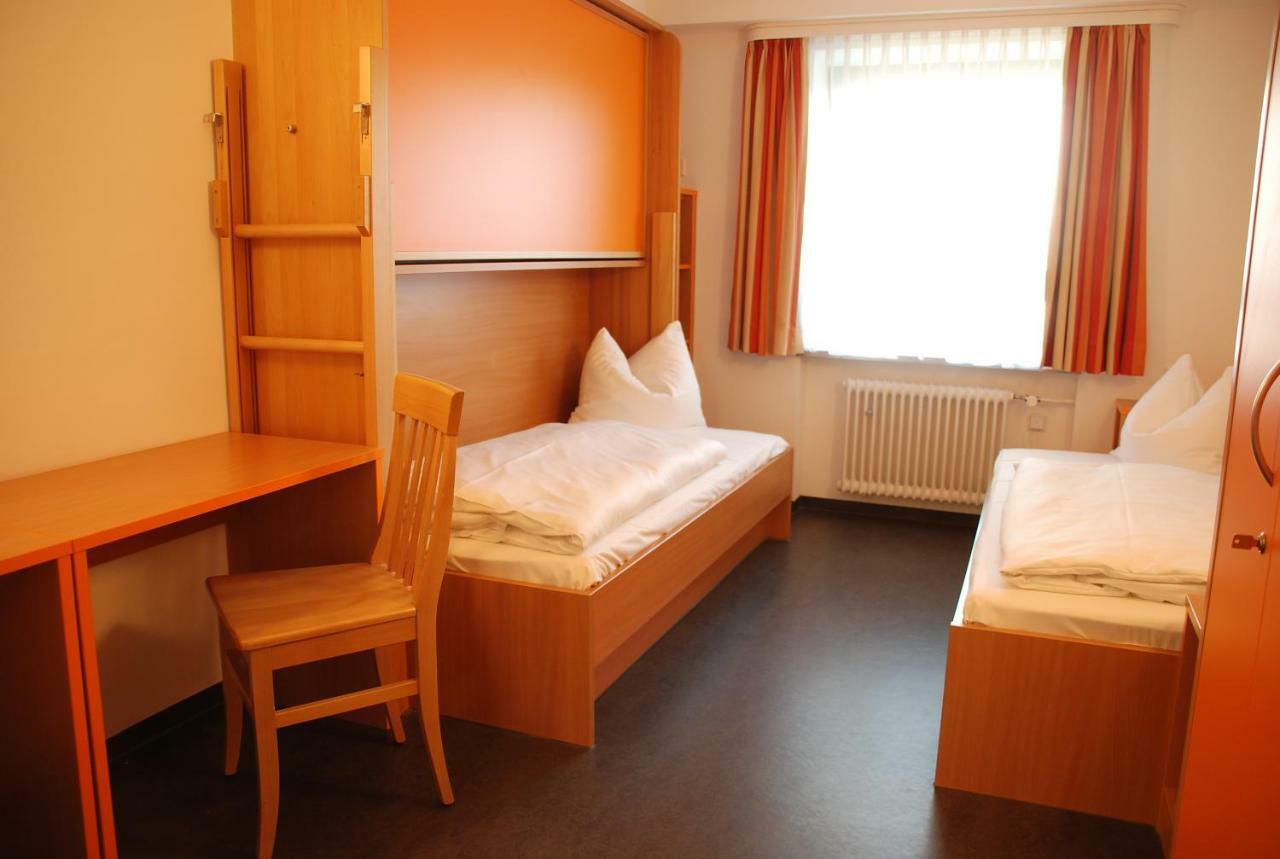 Ausbildungshotel St. Theresia Munique Exterior foto